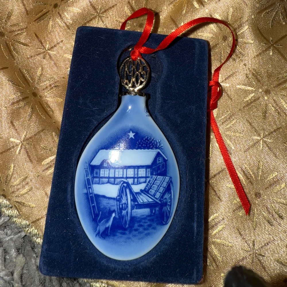 1985 annual teardrop Christmas ornaments.